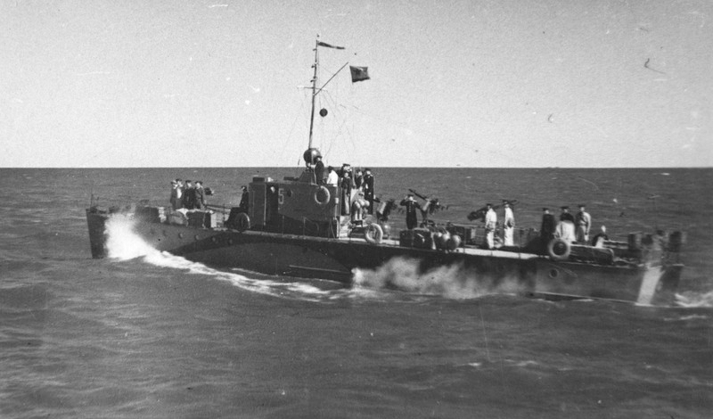 Катер МО-215 выходит на боевое задание. 1942 г. Фото: сайт Центрального военно-морского музея navalmuseum.ru.
