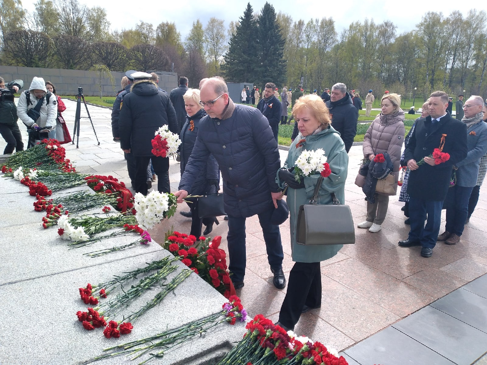 пискаревское мемориальное кладбище в санкт петербурге