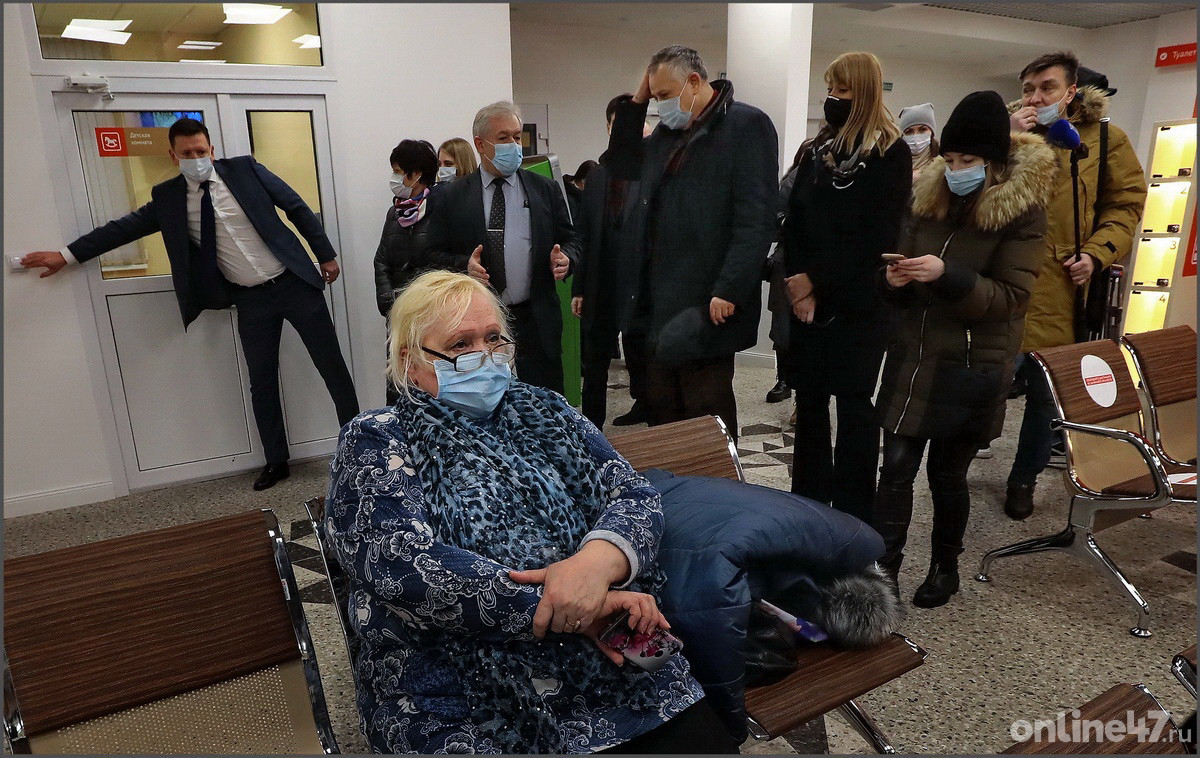 Гатчина. Осмотр нового современного МФЦ "Гатчинский"