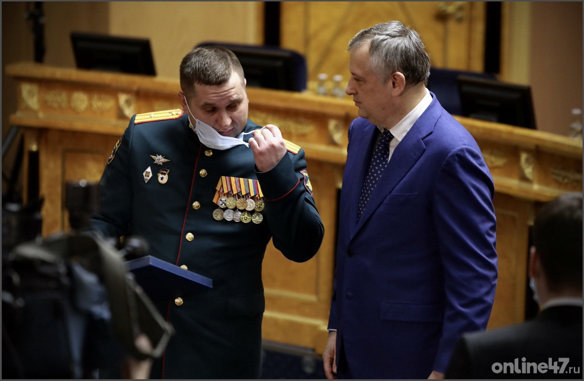 Александр Дрозденко поздравил защитников Отечества с праздником