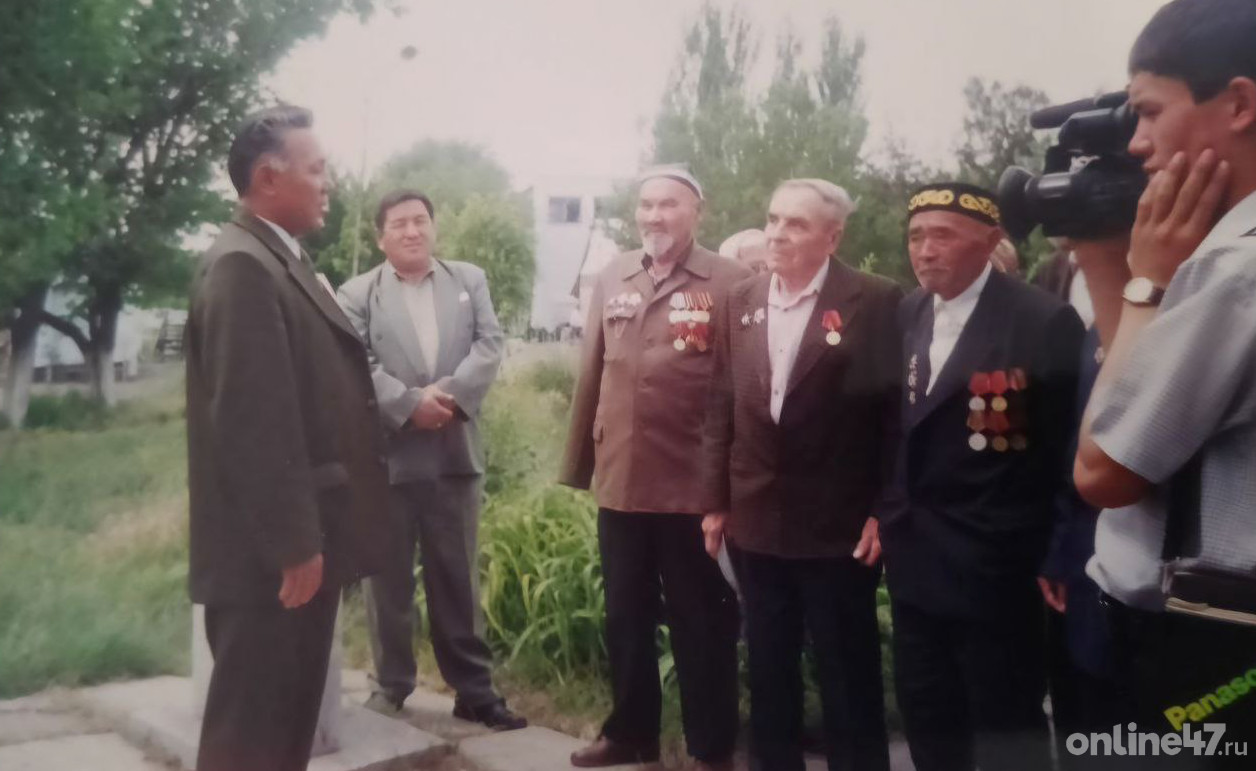 Алексей Яковлевич по центру