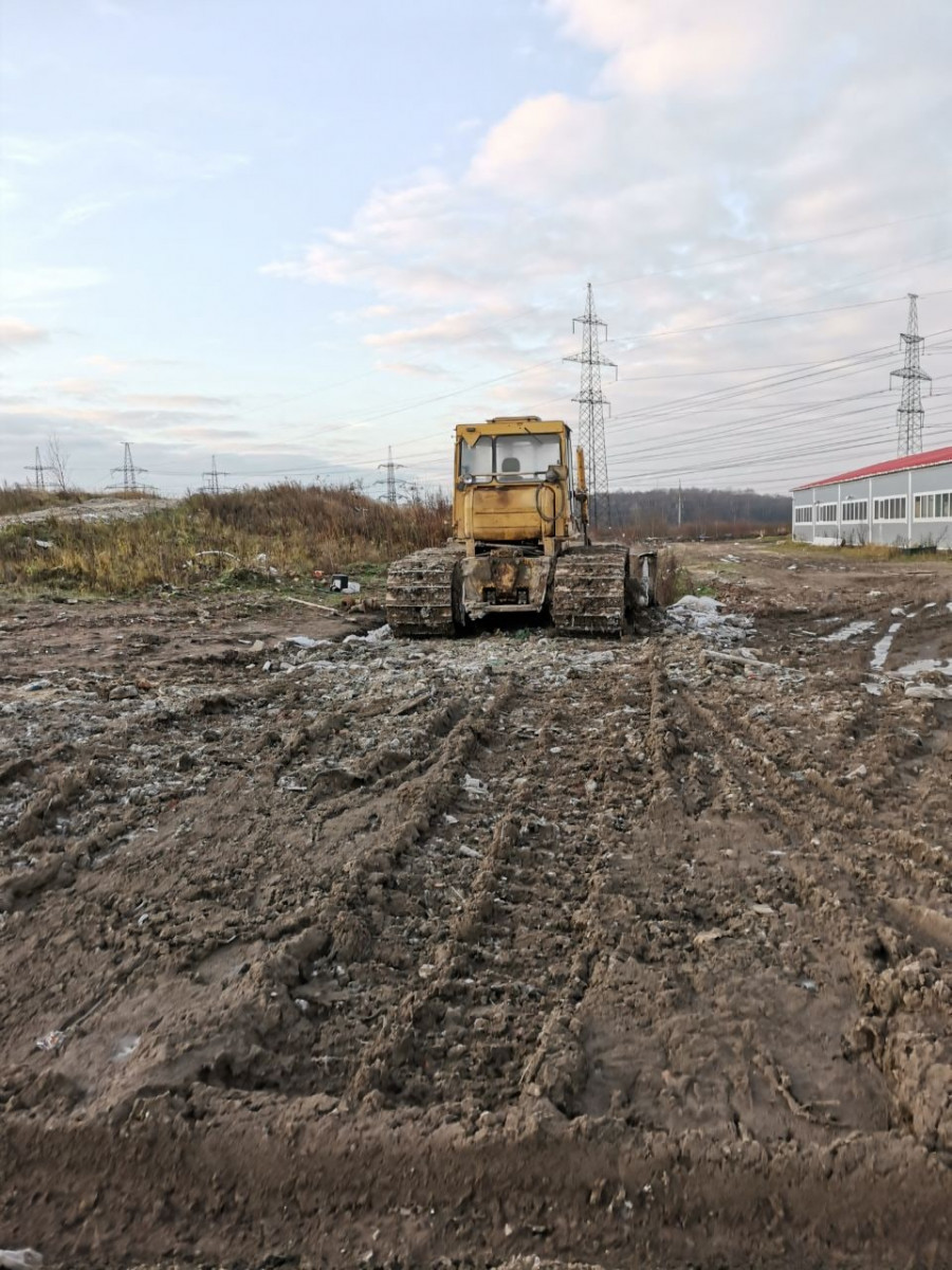 Огромная нелегальная свалка разрослась в Новосергиевке