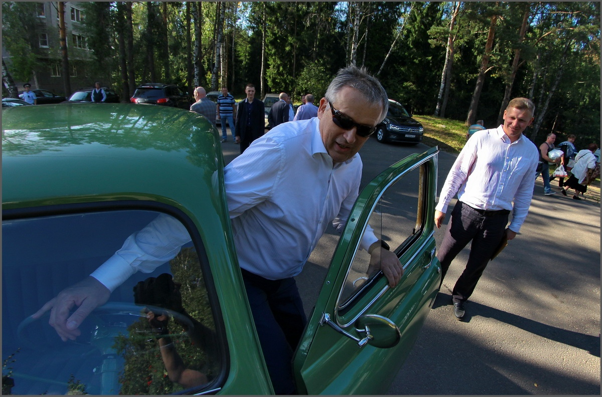 День сертолово. Александр Дрозденко машины.