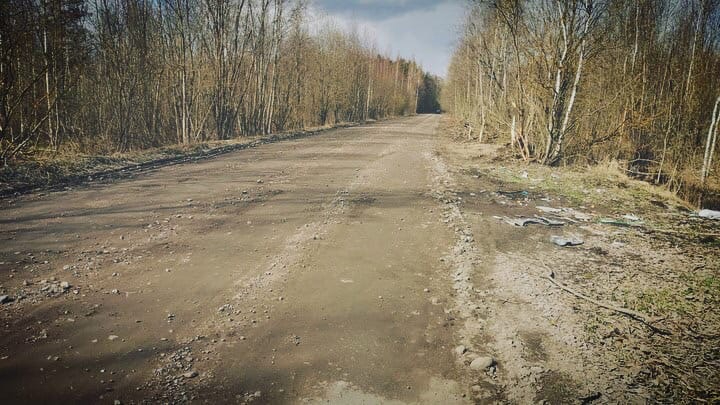 Территория после убранного мусора