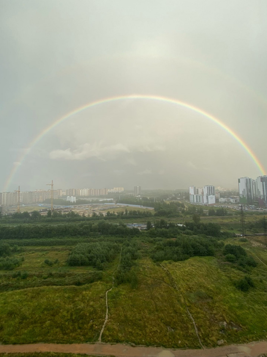 Фото: полная радуга порадовала жителей Мурино | 01.08.2021 | ЛенОбласть -  БезФормата