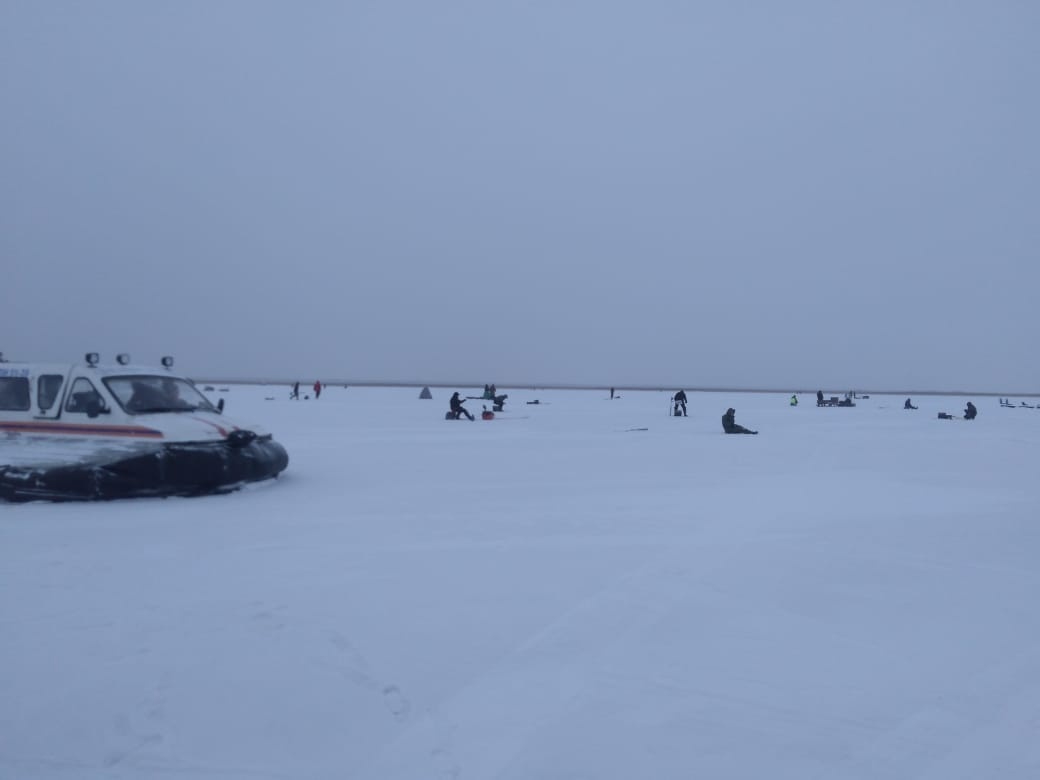 Ледовая обстановка на Ладоге. Ледовая обстановка Ладожское озеро. Показать ледовую обстановку на Ладоге. Ладога лайк ледовая обстановка. Ледовая на ладоге