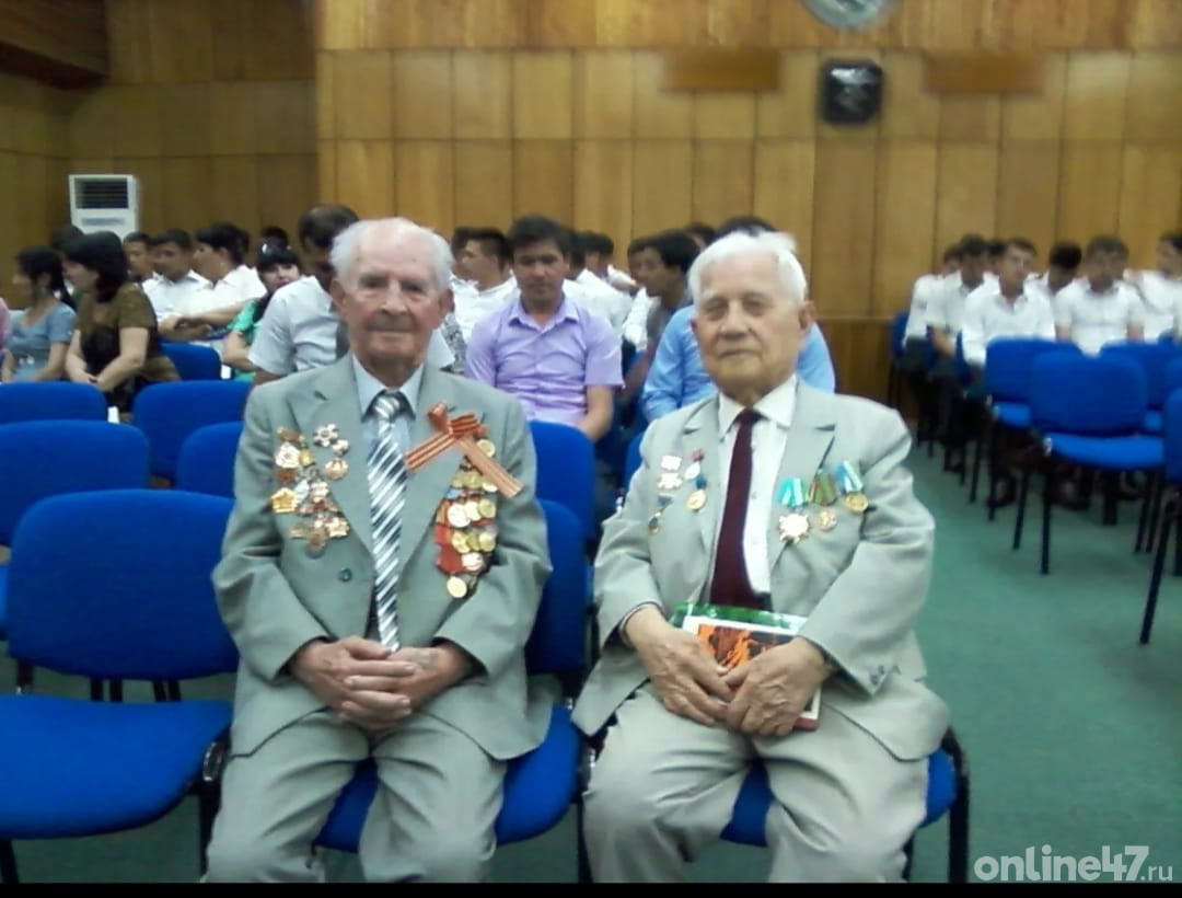 Дмитрий Ткаченко (слева) на памятном мероприятии