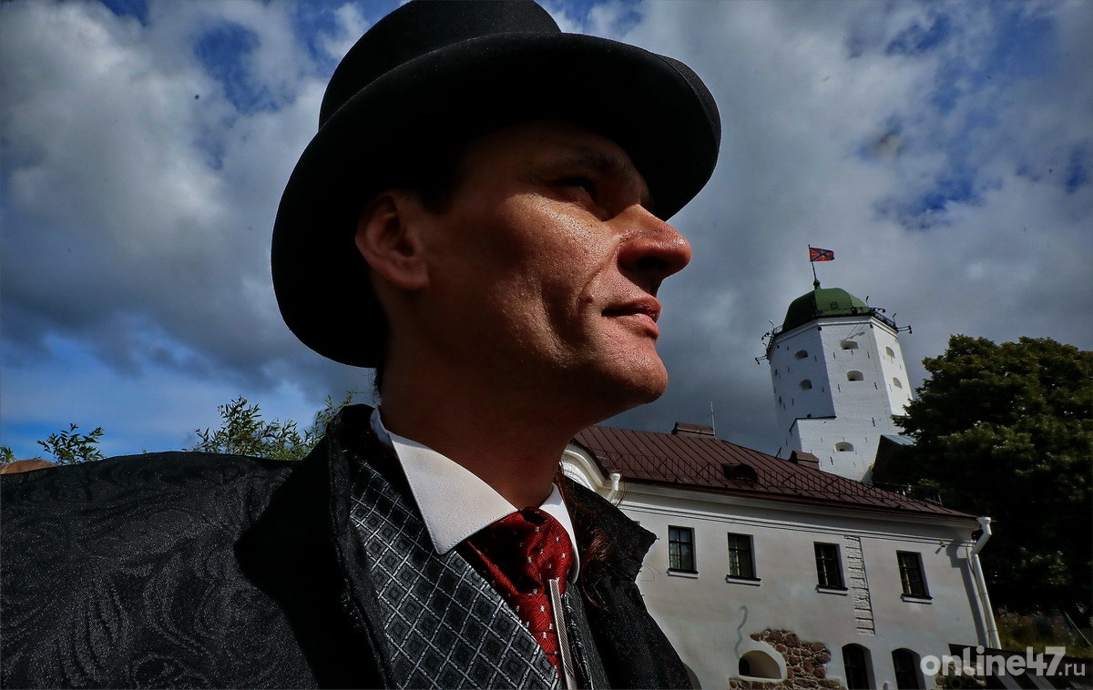 Туристы на улицах Выборга