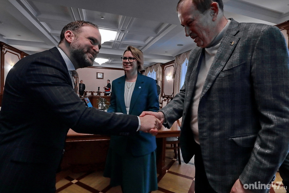 Губернатор Ленинградской области Александр Дрозденко провел рабочую встречу с новым Генеральным консулом Турецкой Республики в Санкт-Петербурге Башаром Башолом