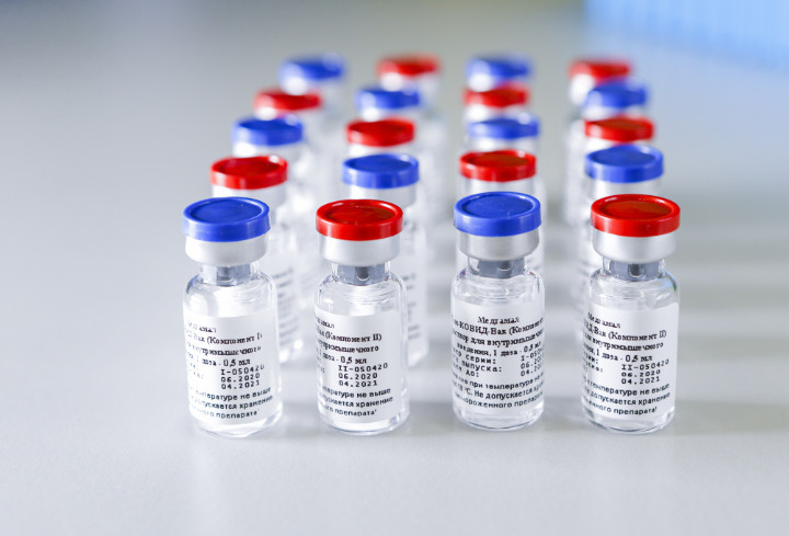 В инструкции к российской вакцине от COVID-19 появилось новое предупреждение