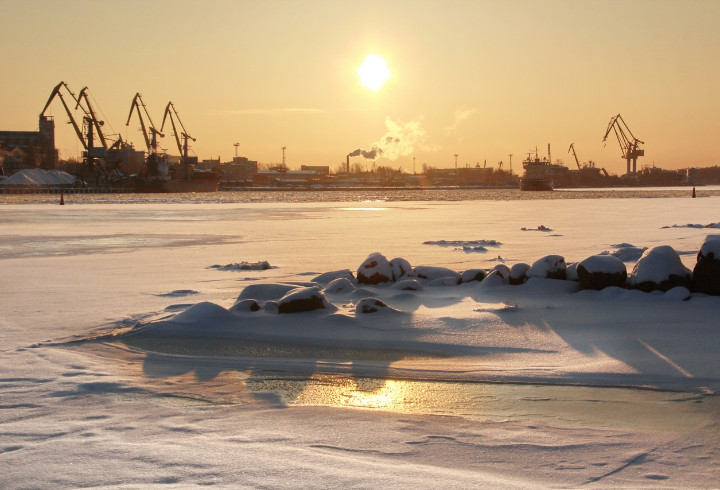 Непременно доброе: фотограф показал морозно-солнечное утро в Выборге