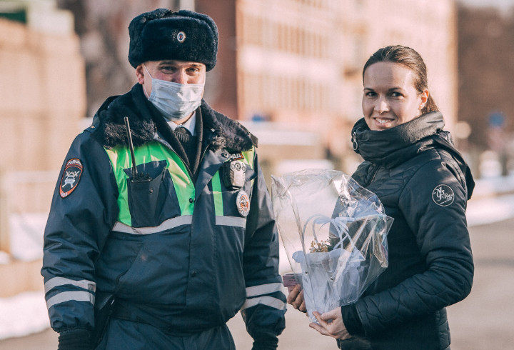Больше «Цветов для автоледи»: как прошла всероссийская акция в Петербурге