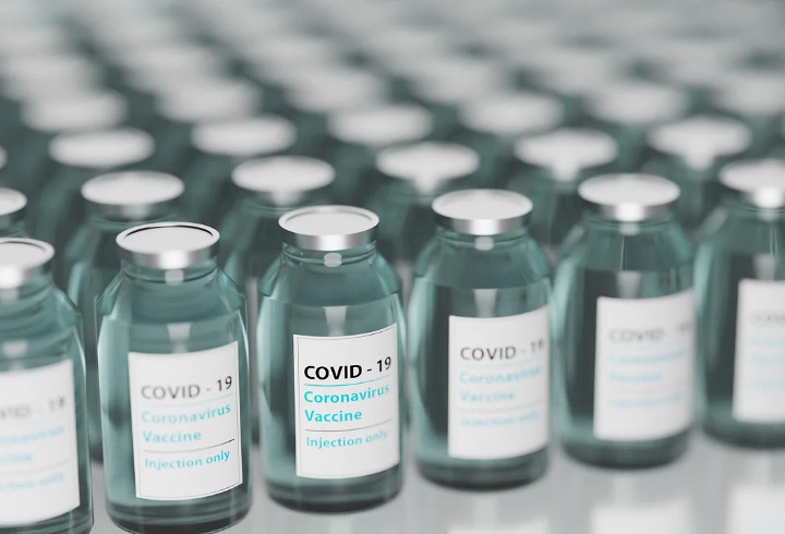 Вакцинация от COVID-19 в Петербурге стала доступной в 133 пунктах