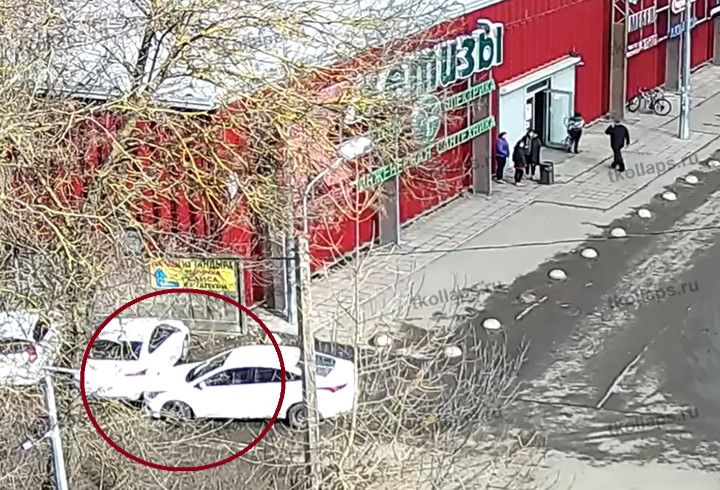 Школьник за рулем иномарки попал в ДТП в Красном Селе