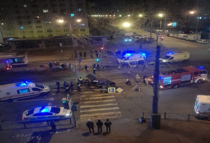 Авария улица гашека и купчинская. Новости купчино спб вк. Авария трамваем в купчино. Происшествие купчино. Авария с каршерингом в спб.