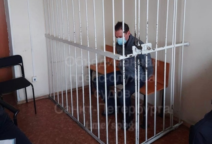 Напавший с ножом на отца и сына на Площади Победы в Петербурге арестован