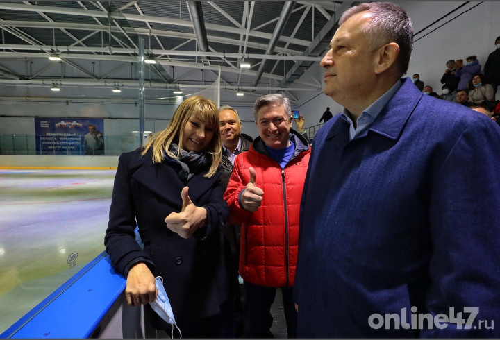 Фоторепортаж: новые спортивные возможности, или как губернатор Ленобласти ледовую арену в Выборге открывал