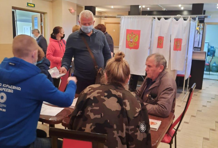 Более 42 тысяч избирателей Ленобласти приняли участие в очном предварительном голосовании «Единой России»