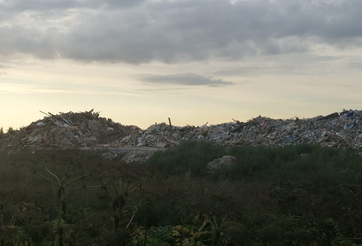 Администрация Заневского поселения начала поиски организаторов незаконной мусорной свалки