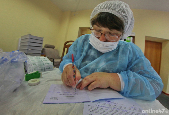 Комздрав Петербурга сообщил об увеличении количества желающих вакцинироваться