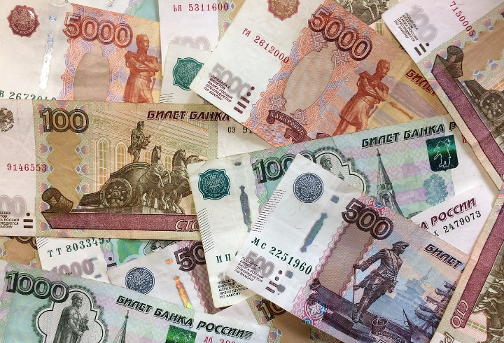 Экономисты предрекли падение рубля к концу этого года