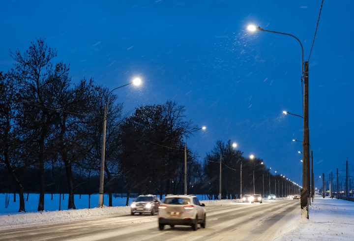 На Петергофском шоссе установили более 450 светодиодных фонарей