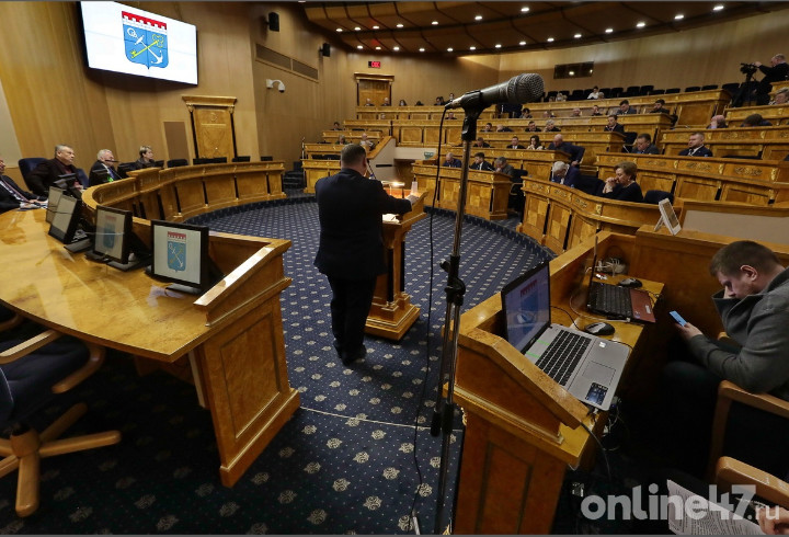 Фоторепортаж: Как губернатор Ленобласти откровенно с депутатами говорил и разумные инициативы поддерживал