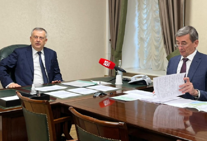 Александр Дрозденко ответил на вопросы жителей Ленобласти в приёмной президента