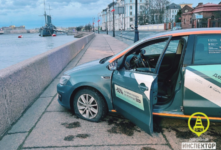 Полиция 15 минут гонялась за водителем каршерингового авто в Петербурге
