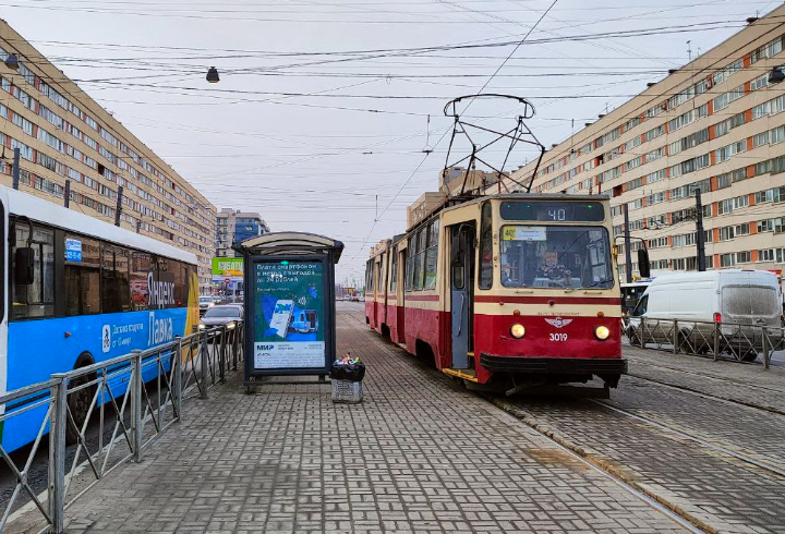 Трамвайные пути на проспекте просвещения