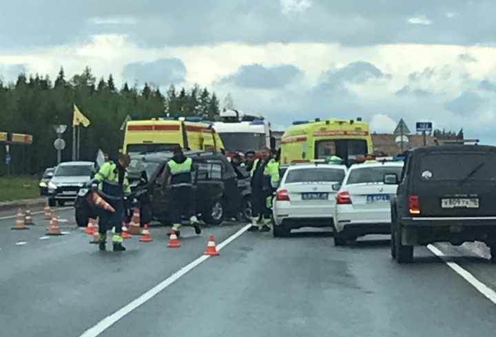 Две реанимации прибыли к месту смертельной аварии на «Скандинавии»