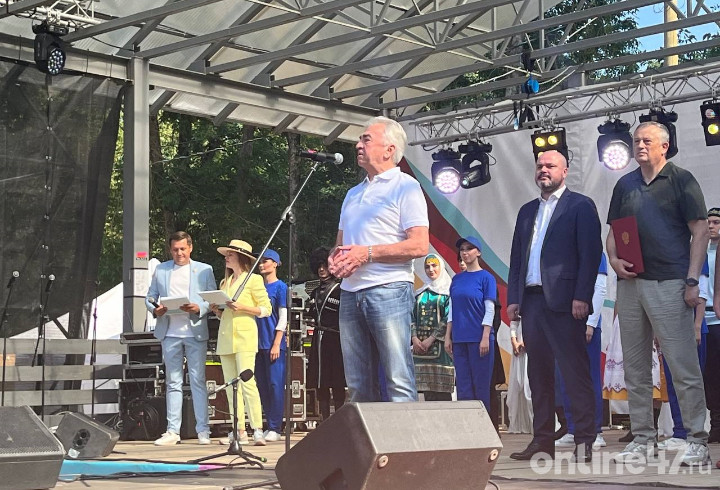 Сергей Бебенин выступил на этнокультурном фестивале в Волхове
