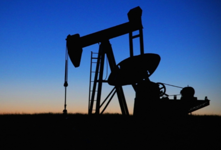 Bloomberg: в США изучают возможность высвобождения дополнительных запасов нефти из резервов