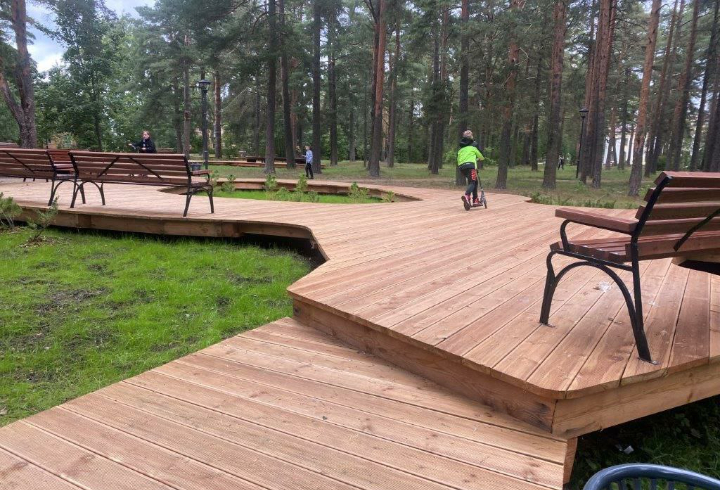 Обновленное пространство для отдыха и парк появились в Приозерске и Приладожском