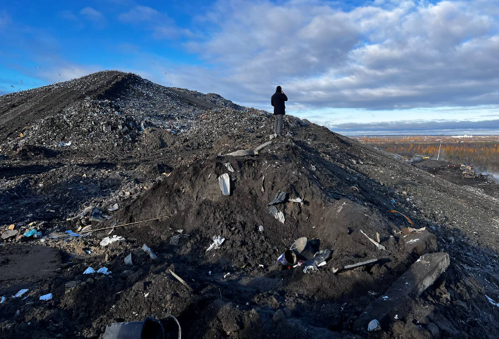 Сошедшую мусорную «лавину» под Гатчиной сняли с высоты птичьего полета