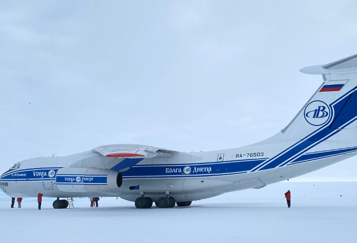 Новый аэродром в Антарктиде назвали в честь футбольного "Зенита"