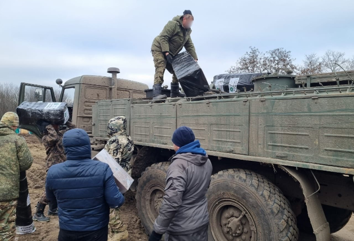 «Всё для фронта, всё для победы»: Девять машин из Лужского района доставили мобилизованным посылки из дома