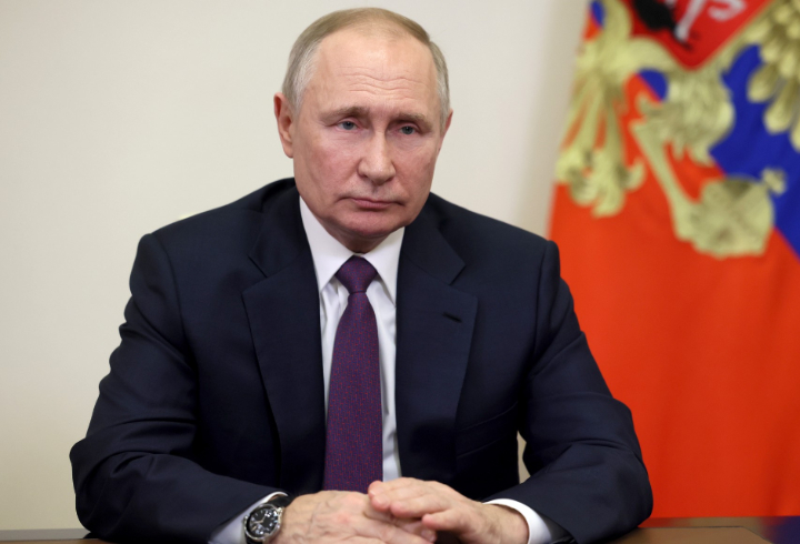 Spiegel: канцлер ФРГ Шольц пытается понять характер Путина через книги о президенте России