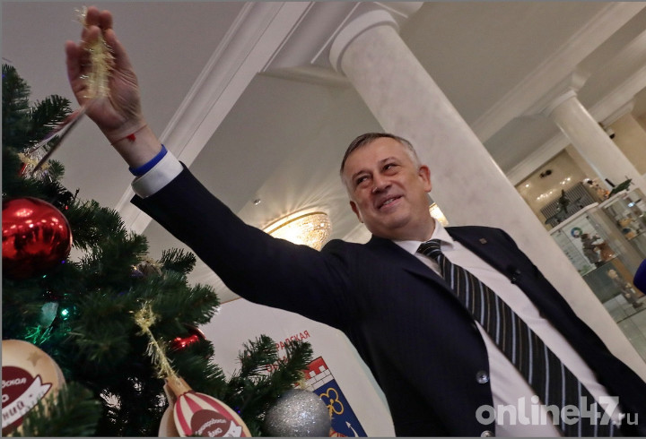 Александр Дрозденко поздравил жителей Ленобласти с Новым годом