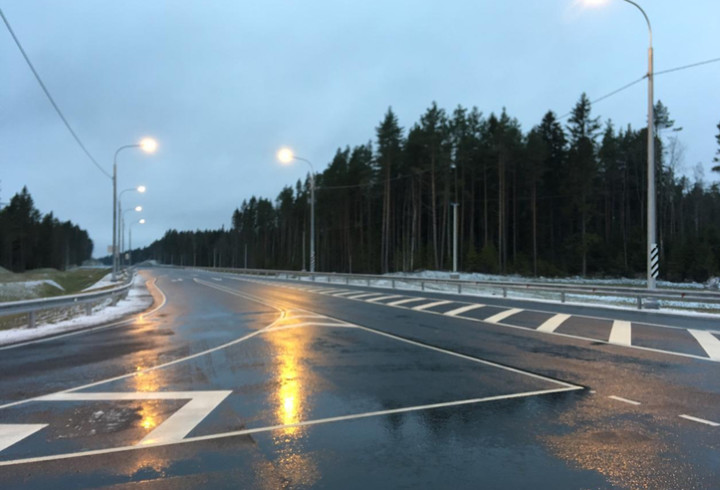 На дорогах Ленобласти построили более 55 километров линий искусственного освещения