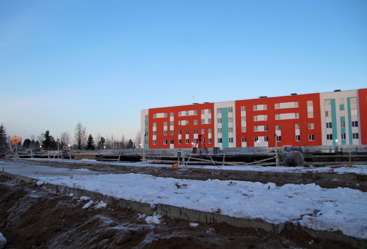 В Подпорожье продолжается строительство нового жилого комплекса на проспекте Кирова
