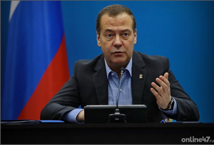 Чудовищный стыд: Дмитрий Медведев заявил, что премьер Японии предал память жертв Хиросимы и Нагасаки