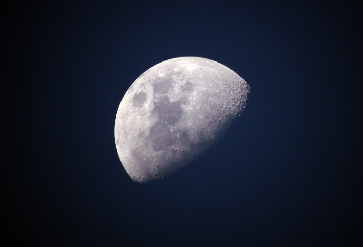 Луна в ночь на воскресенье оказалась максимально близко к Земле впервые за тысячу лет