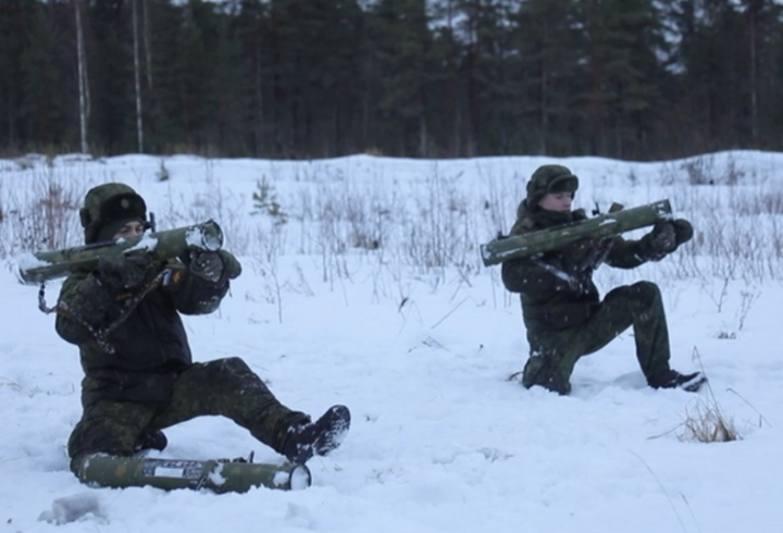 Военнослужащие ЗВО провели тренировки с огнеметами 