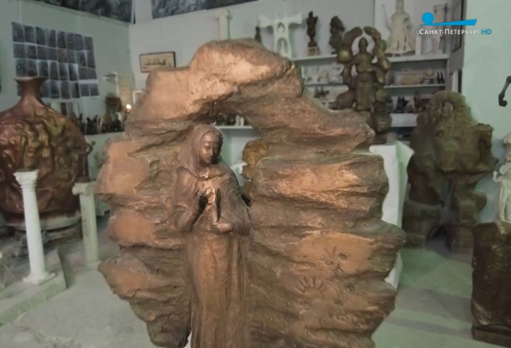 Созданный в Петербурге памятник сестрам милосердия установят в Ленинградской области