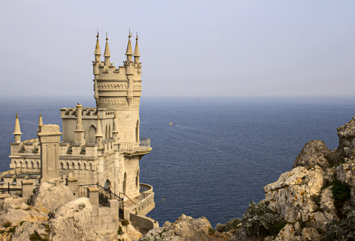 Эксперты туристической отрасли Крыма обсудят перспективы развития молодежного туризма в России