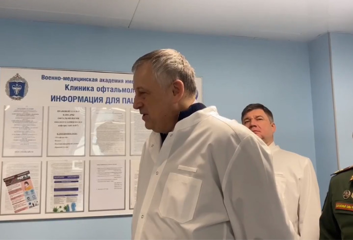 Александр Дрозденко поздравил пациентов и персонал Военно-медицинской Академии с Днем защитника Отечества