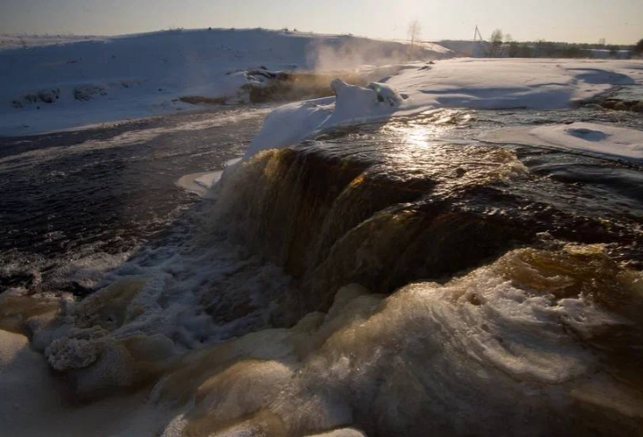"Можно даже немного помедитировать": Александр Дрозденко напомнил о красоте Тосненского водопада