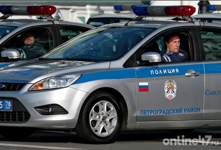 В Петербурге водитель попал в больницу после конфликта на дороге