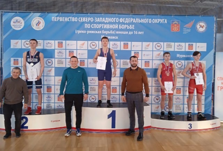 Спортсмены из Ленобласти выиграли шесть медалей на Первенстве СЗФО по греко-римской борьбе